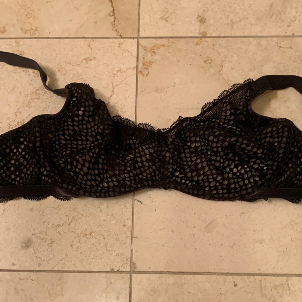 “Very sexy” underwire bra